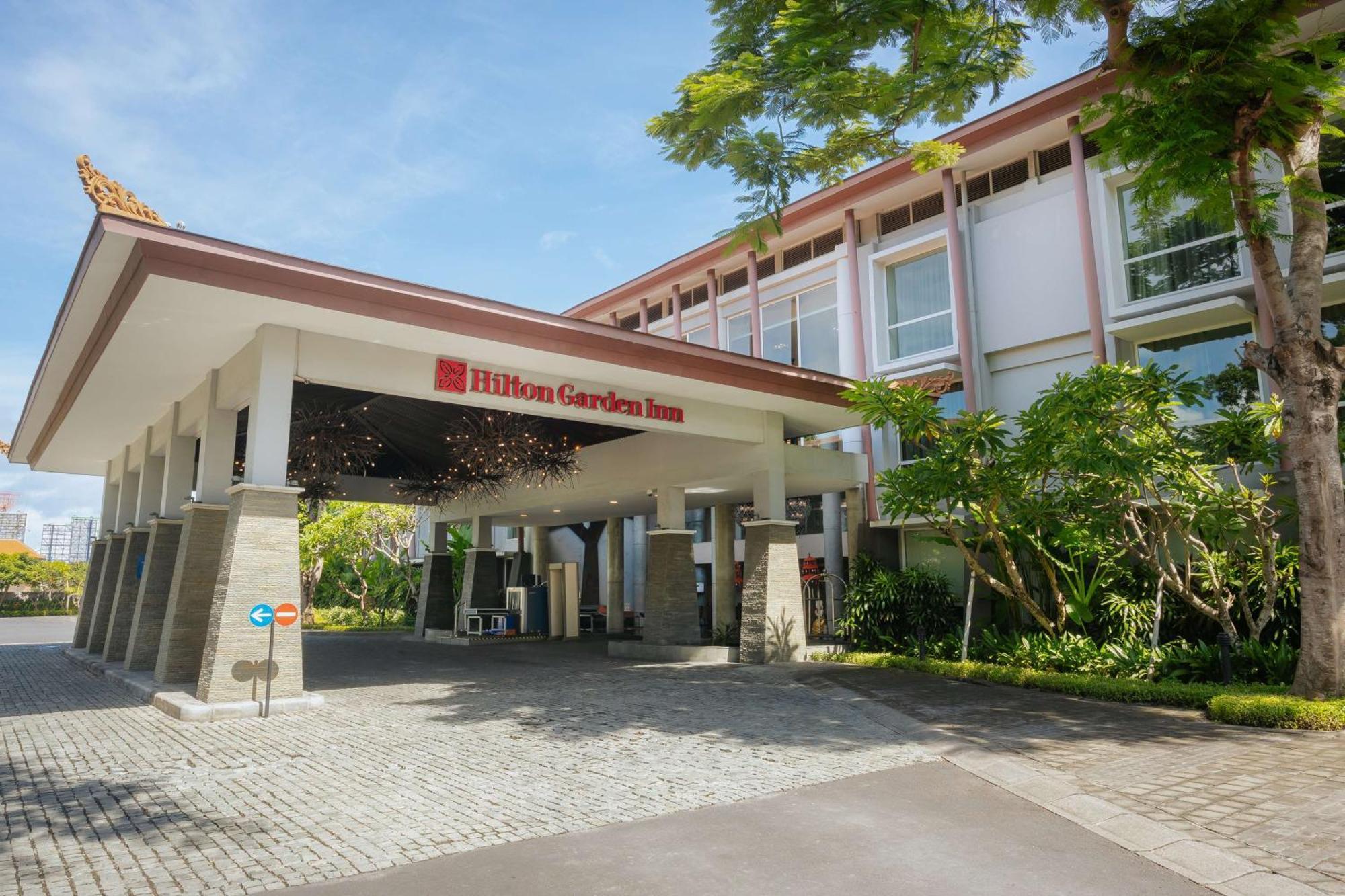 Hilton Garden Inn Bali Ngurah Rai Airport Kuta Lombok Exterior foto